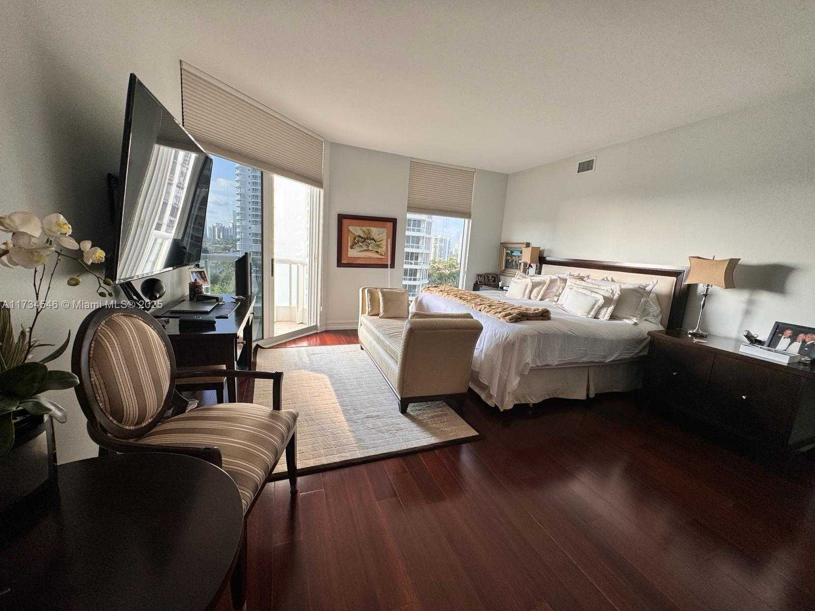 Small Image of 21200 POINT PL #1102, Aventura Number 12
