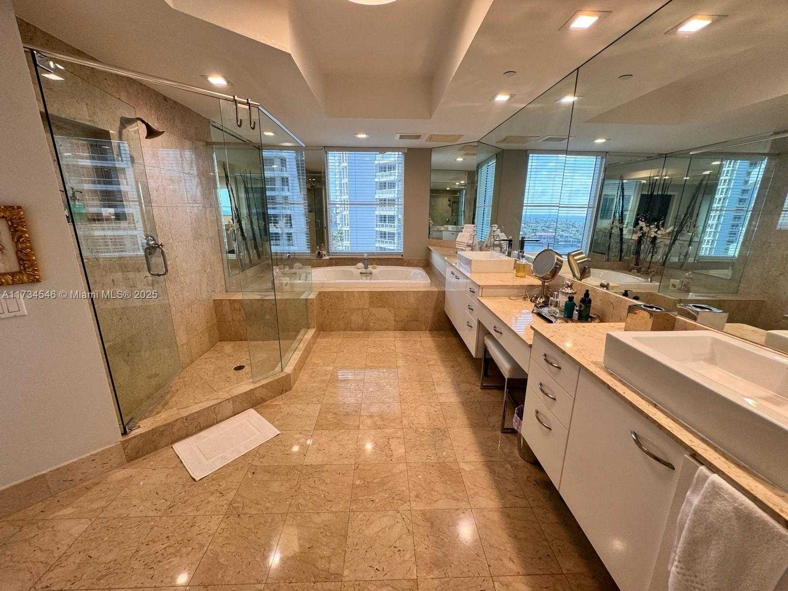 Small Image of 21200 POINT PL #1102, Aventura Number 15