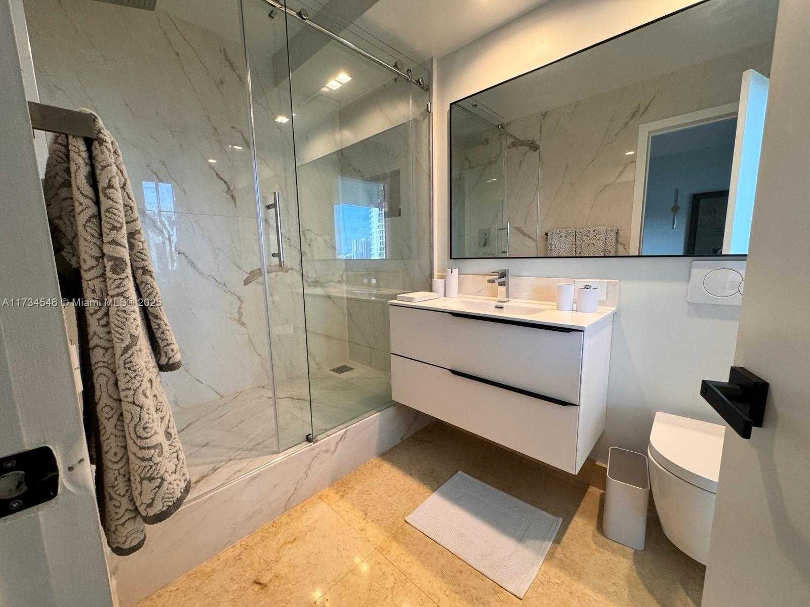 Small Image of 21200 POINT PL #1102, Aventura Number 8