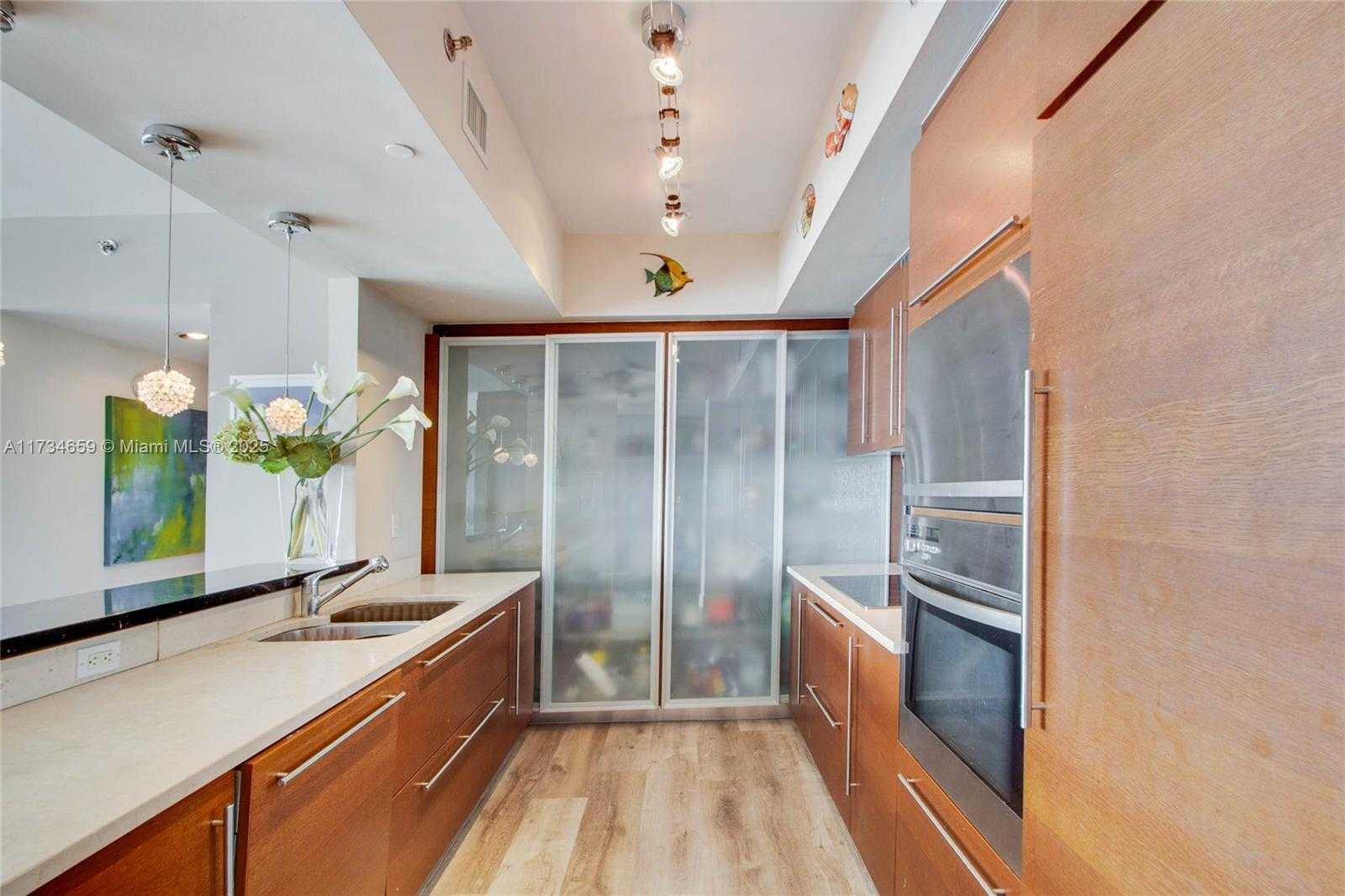 Small Image of 450 ALTON RD #3201, Miami Beach Number 3