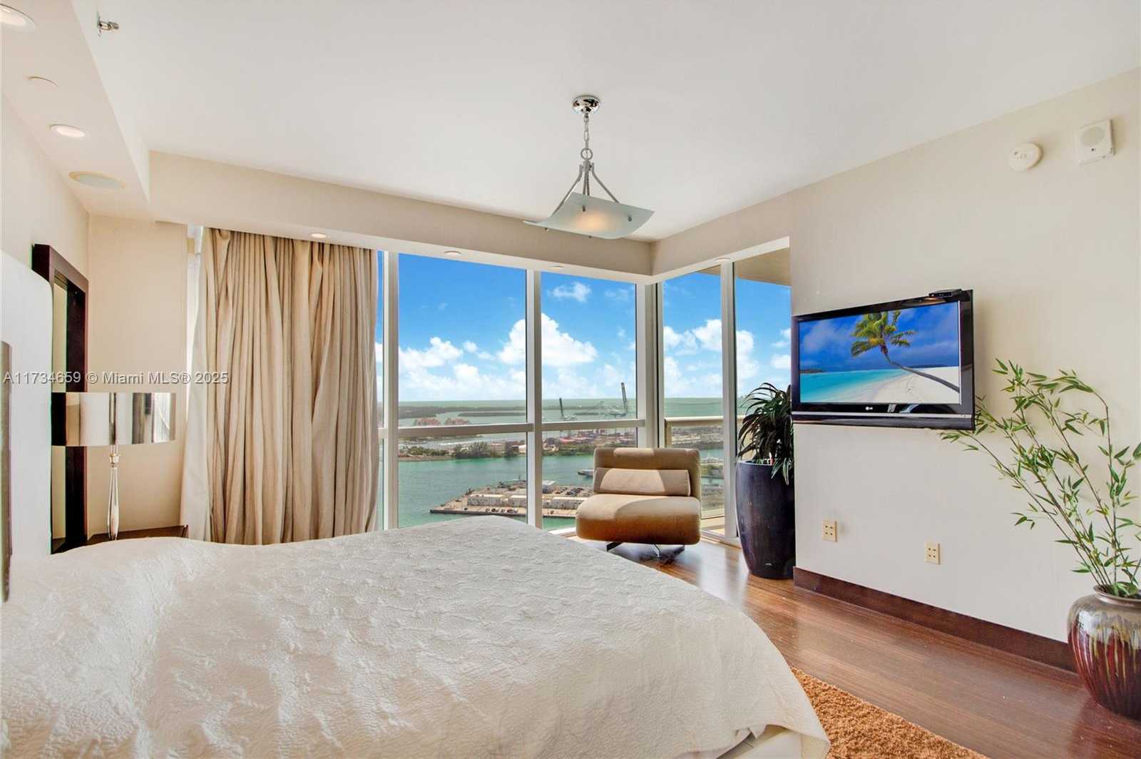 Small Image of 450 ALTON RD #3201, Miami Beach Number 6