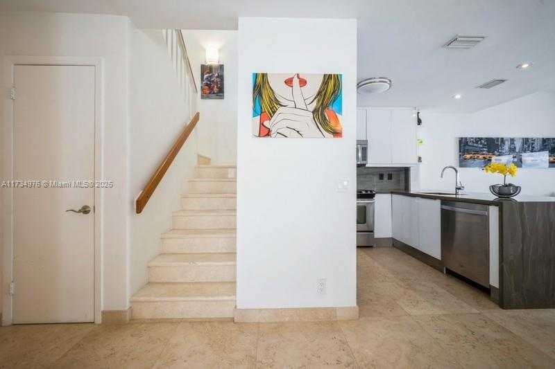 Small Image of 21216 HARBOR WAY #153-15, Aventura Number 11
