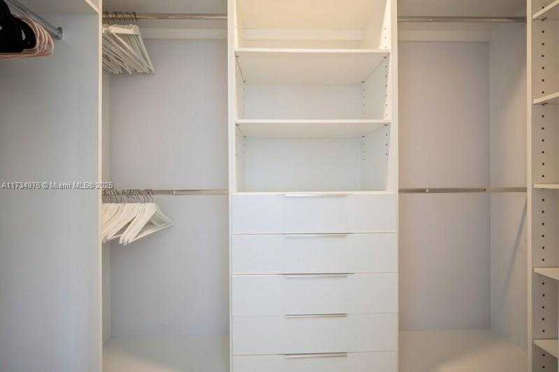 Small Image of 21216 HARBOR WAY #153-15, Aventura Number 12