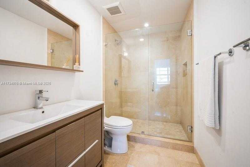 Small Image of 21216 HARBOR WAY #153-15, Aventura Number 13