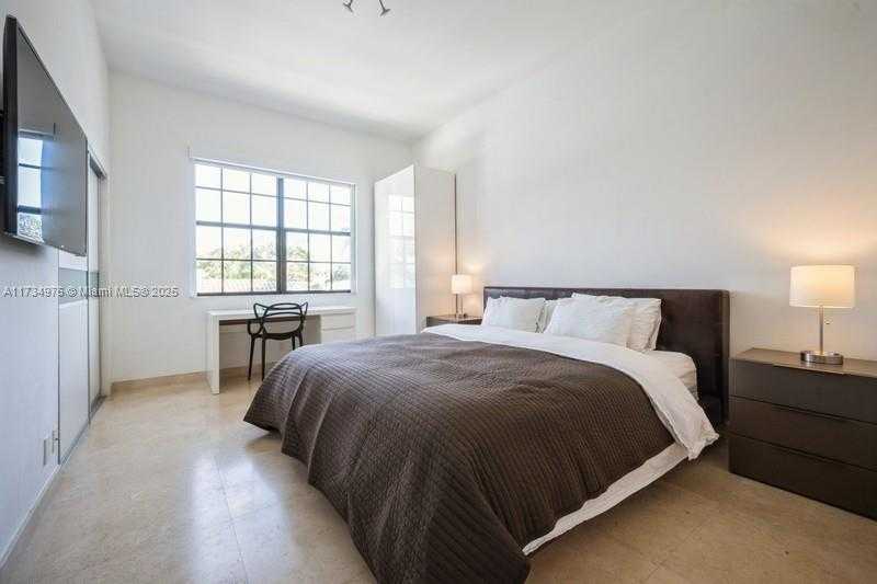 Small Image of 21216 HARBOR WAY #153-15, Aventura Number 15
