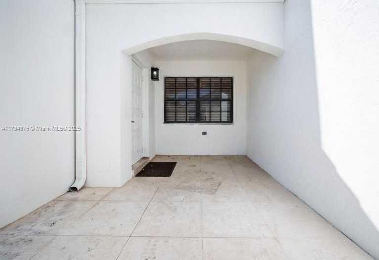 Small Image of 21216 HARBOR WAY #153-15, Aventura Number 20