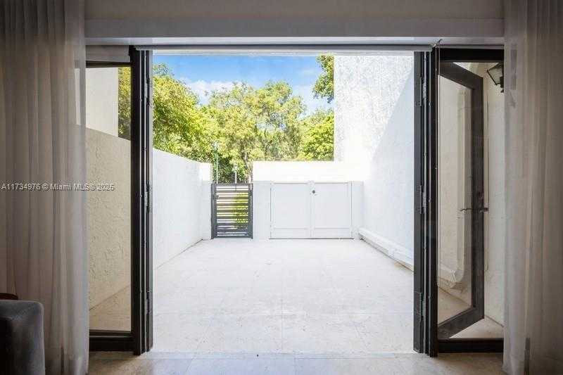 Small Image of 21216 HARBOR WAY #153-15, Aventura Number 7