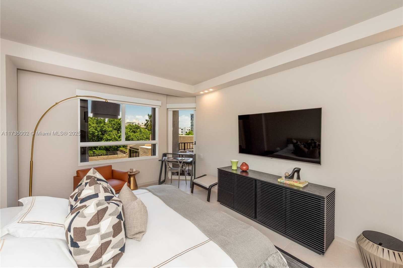 Small Image of 251 CRANDON BLVD #306, Key Biscayne Number 12