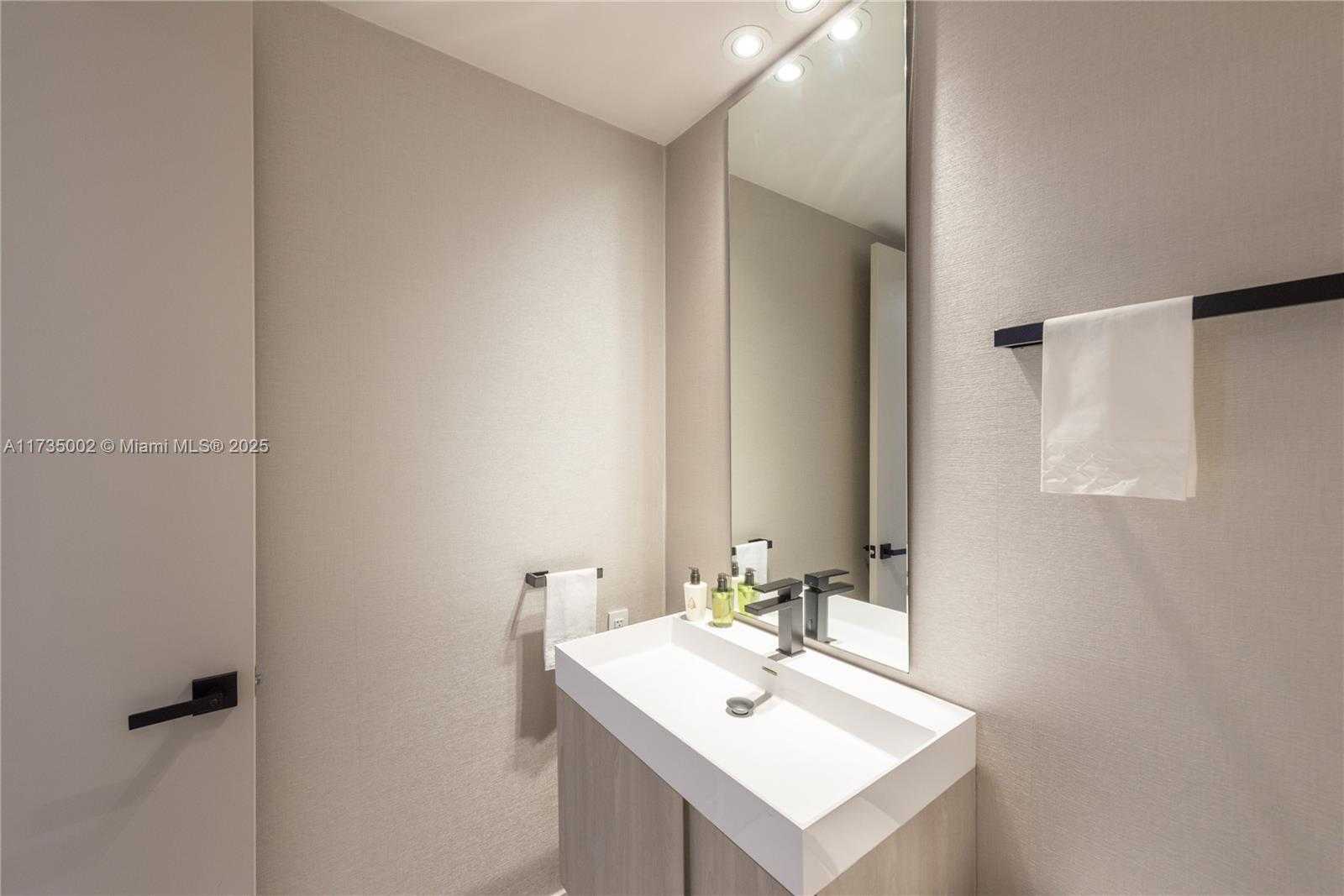 Small Image of 251 CRANDON BLVD #306, Key Biscayne Number 17