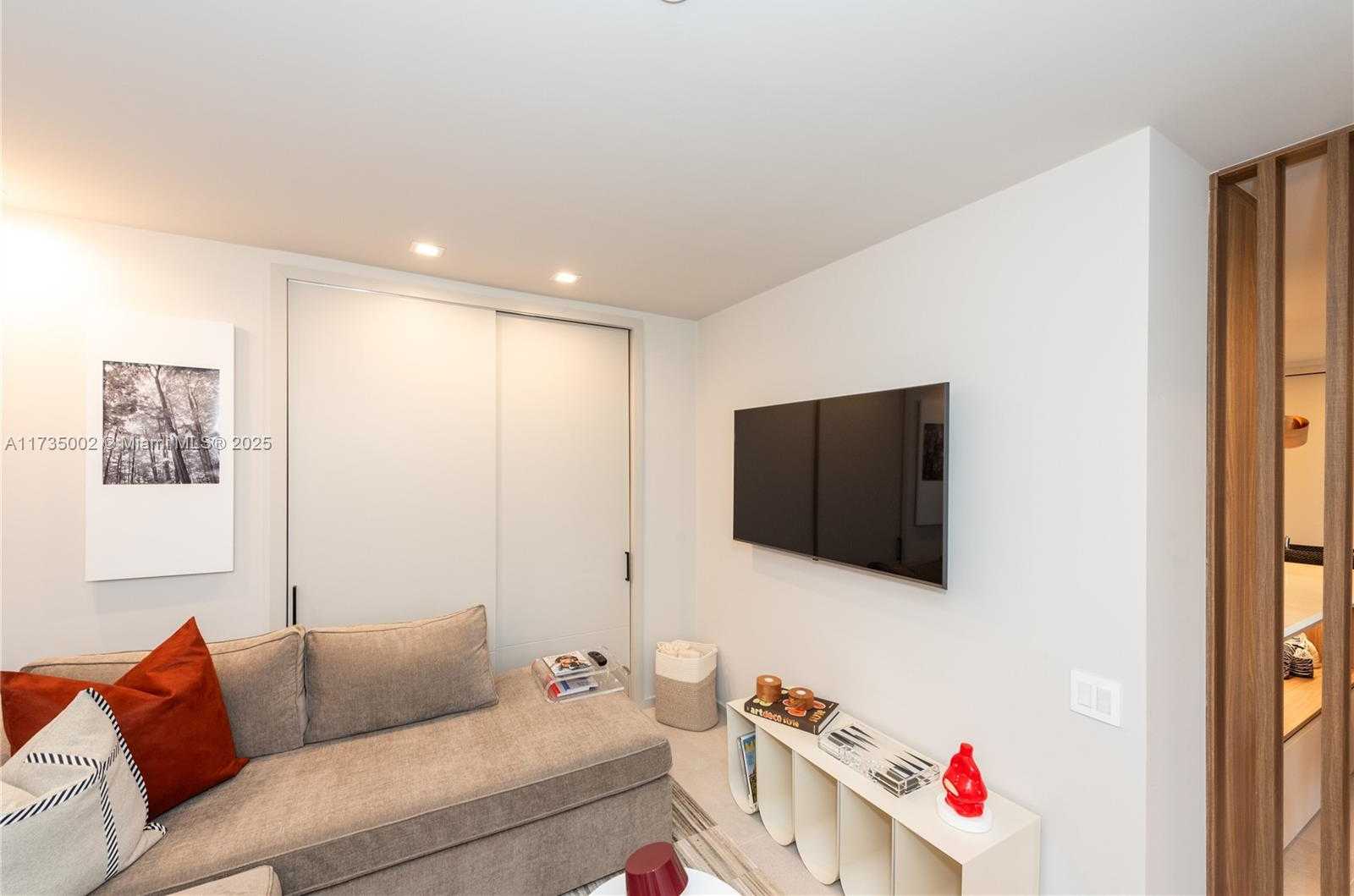 Small Image of 251 CRANDON BLVD #306, Key Biscayne Number 9