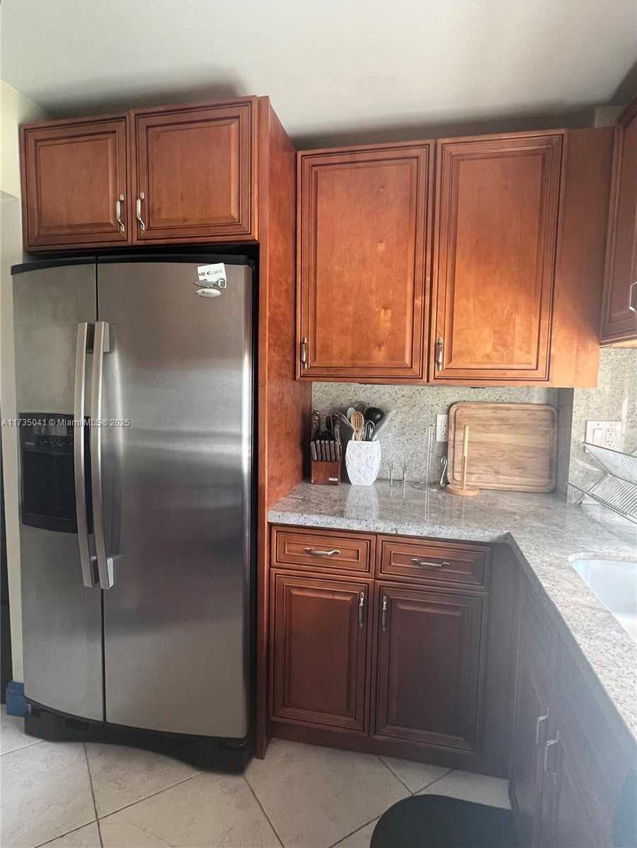 Small Image of 17011 NORTH BAY RD #512, Sunny Isles Beach Number 10