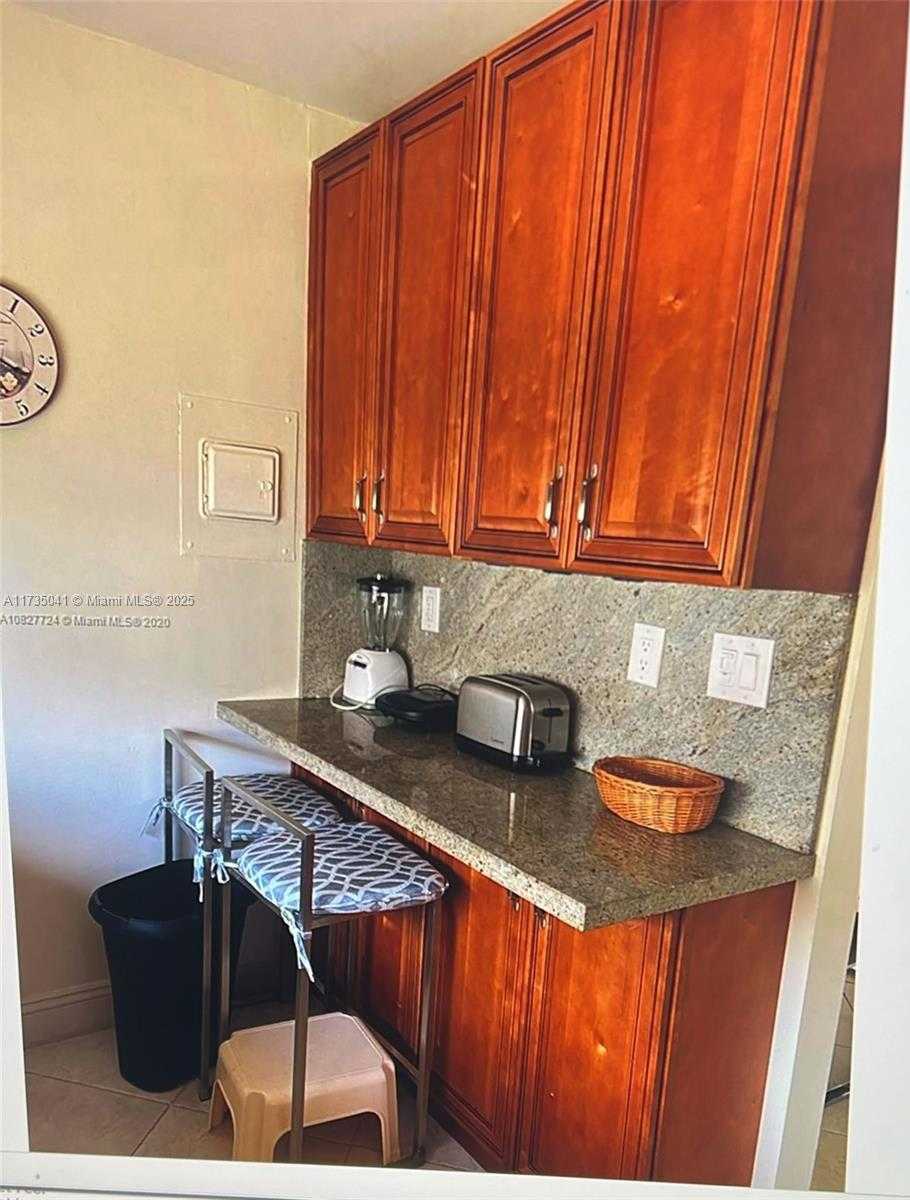 Small Image of 17011 NORTH BAY RD #512, Sunny Isles Beach Number 12