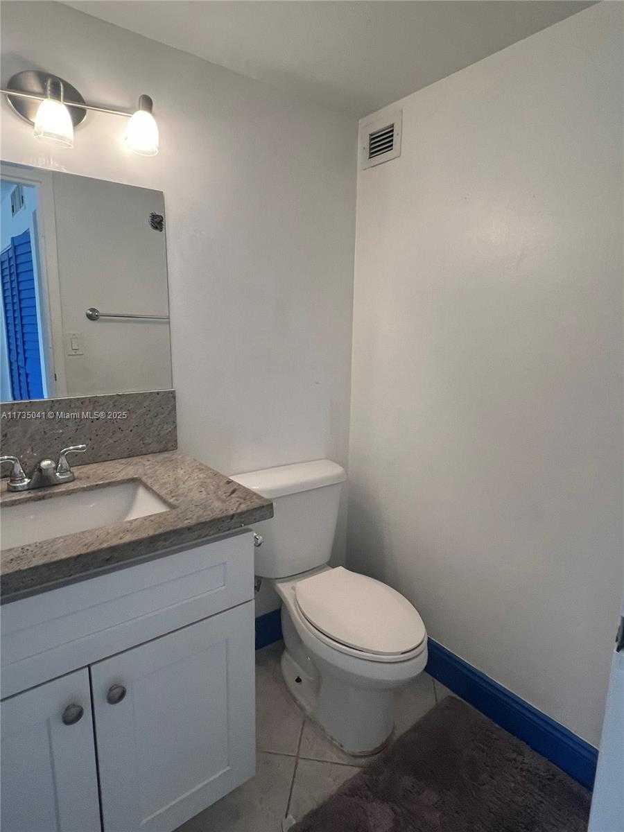 Small Image of 17011 NORTH BAY RD #512, Sunny Isles Beach Number 17