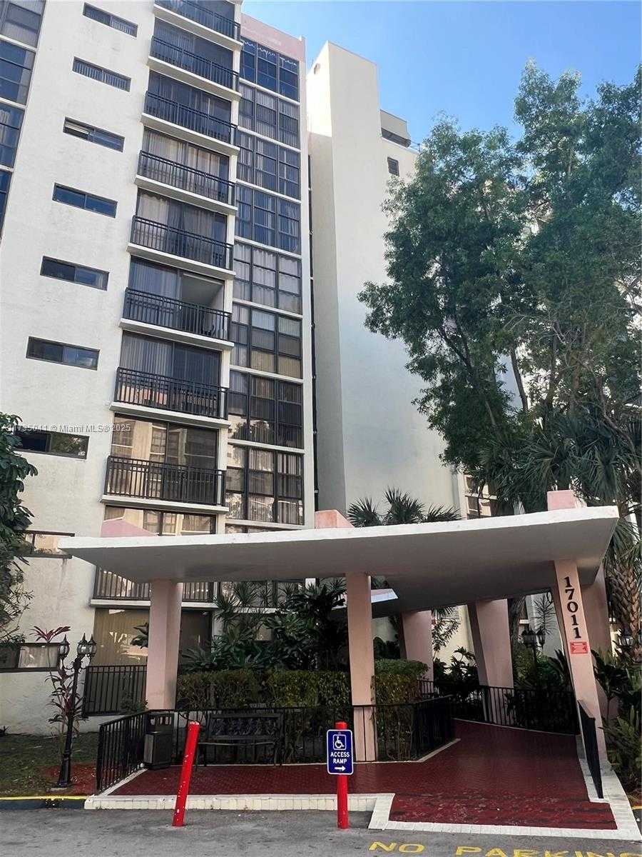 Small Image of 17011 NORTH BAY RD #512, Sunny Isles Beach Number 4