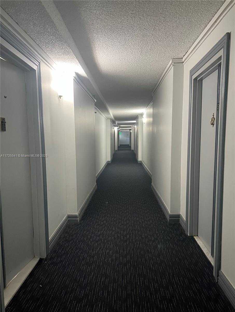 Small Image of 17011 NORTH BAY RD #512, Sunny Isles Beach Number 6