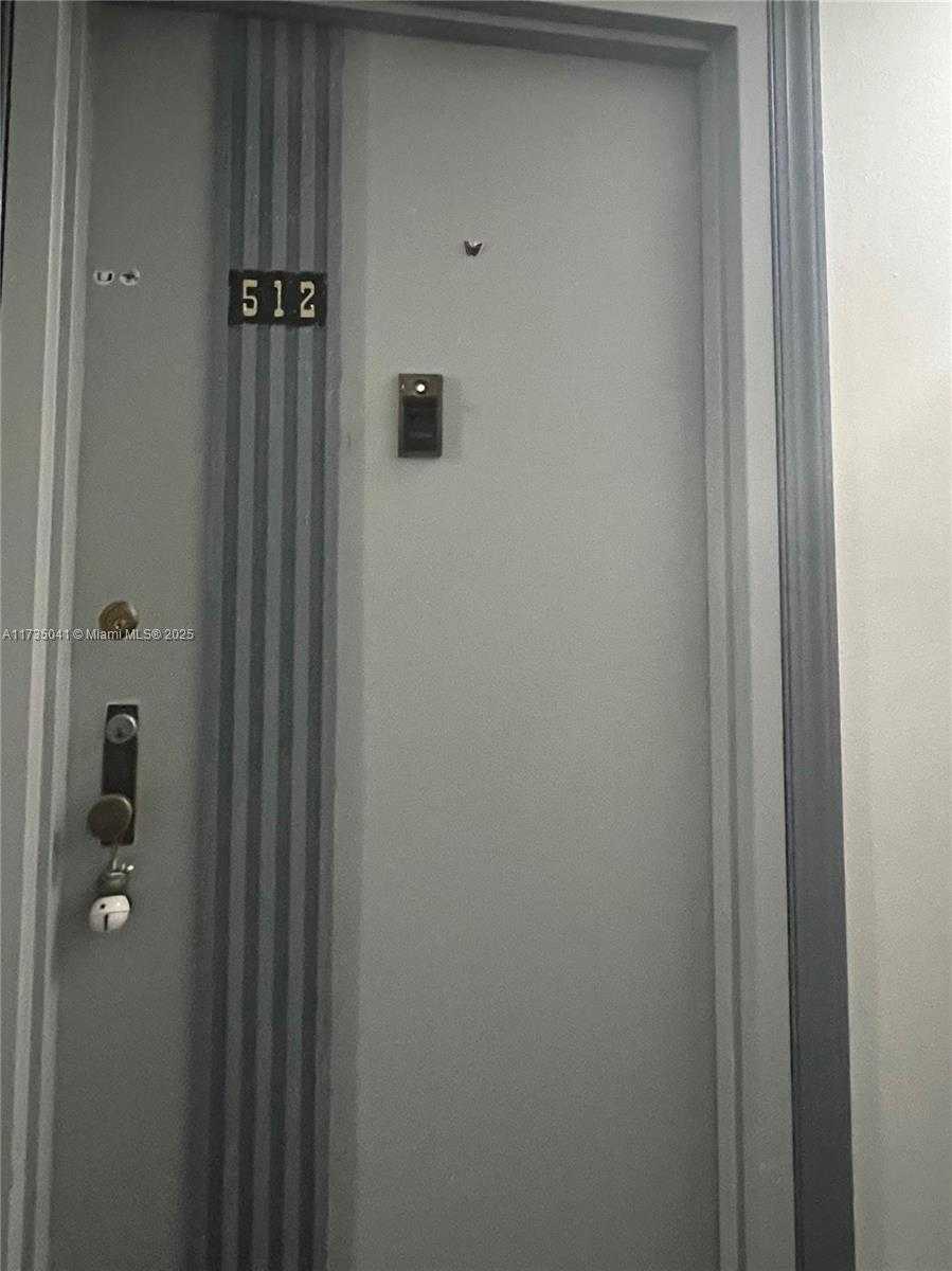 Small Image of 17011 NORTH BAY RD #512, Sunny Isles Beach Number 7