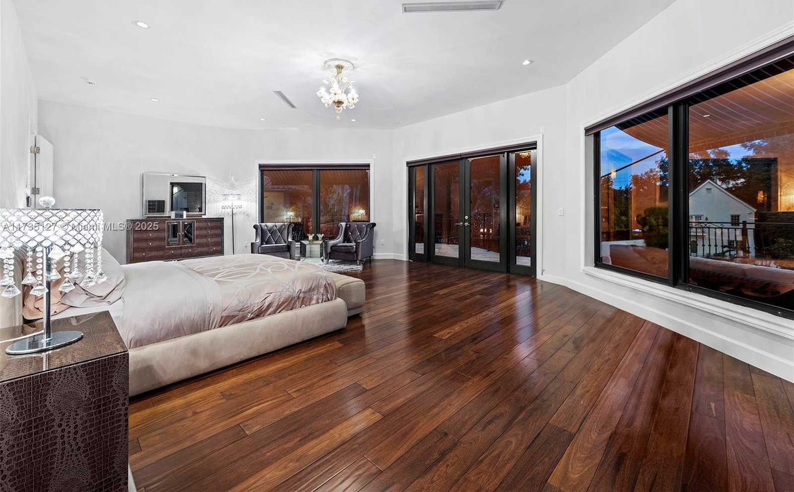 Small Image of 6700 GRANADA BLVD, Coral Gables Number 36