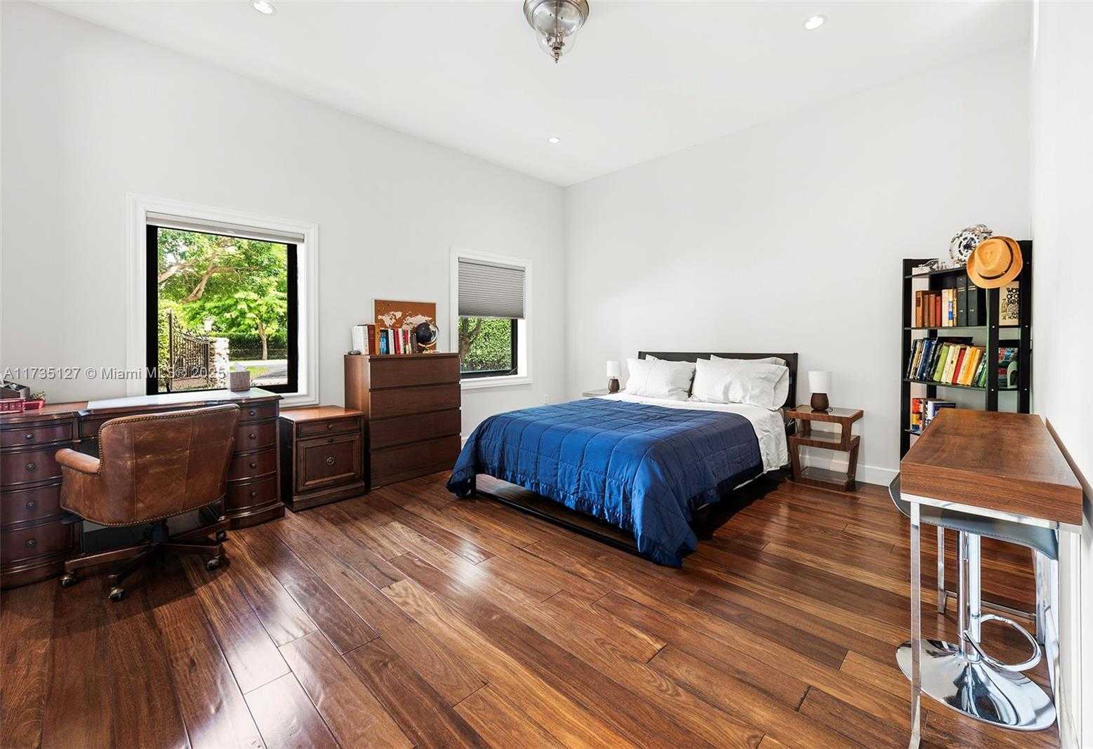 Small Image of 6700 GRANADA BLVD, Coral Gables Number 60