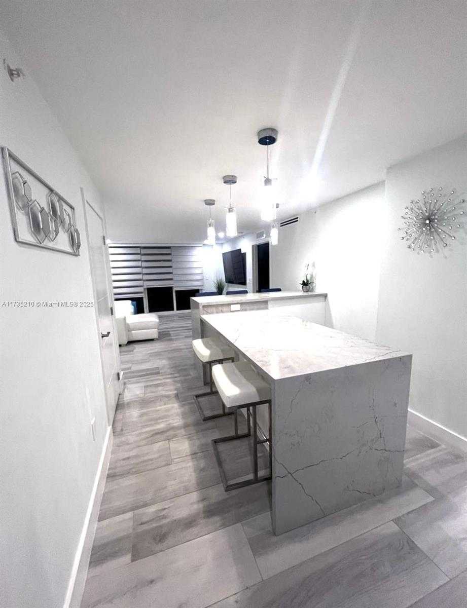 Small Image of 6917 COLLINS AVE #806, Miami Beach Number 10