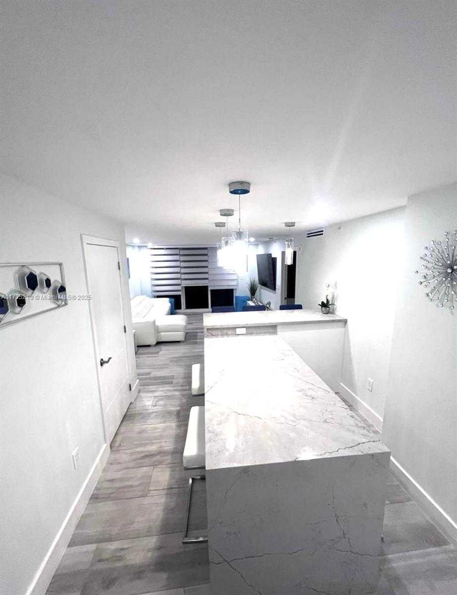 Small Image of 6917 COLLINS AVE #806, Miami Beach Number 11