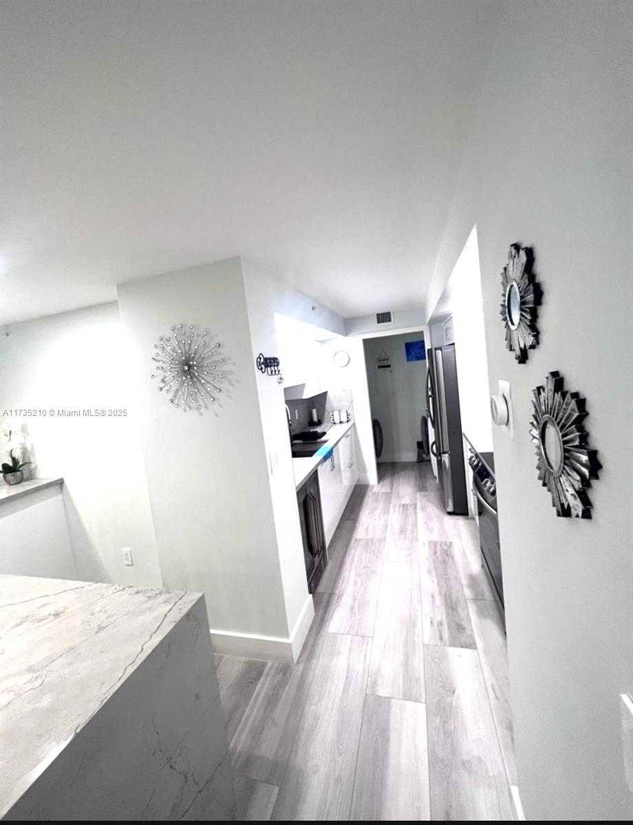 Small Image of 6917 COLLINS AVE #806, Miami Beach Number 12