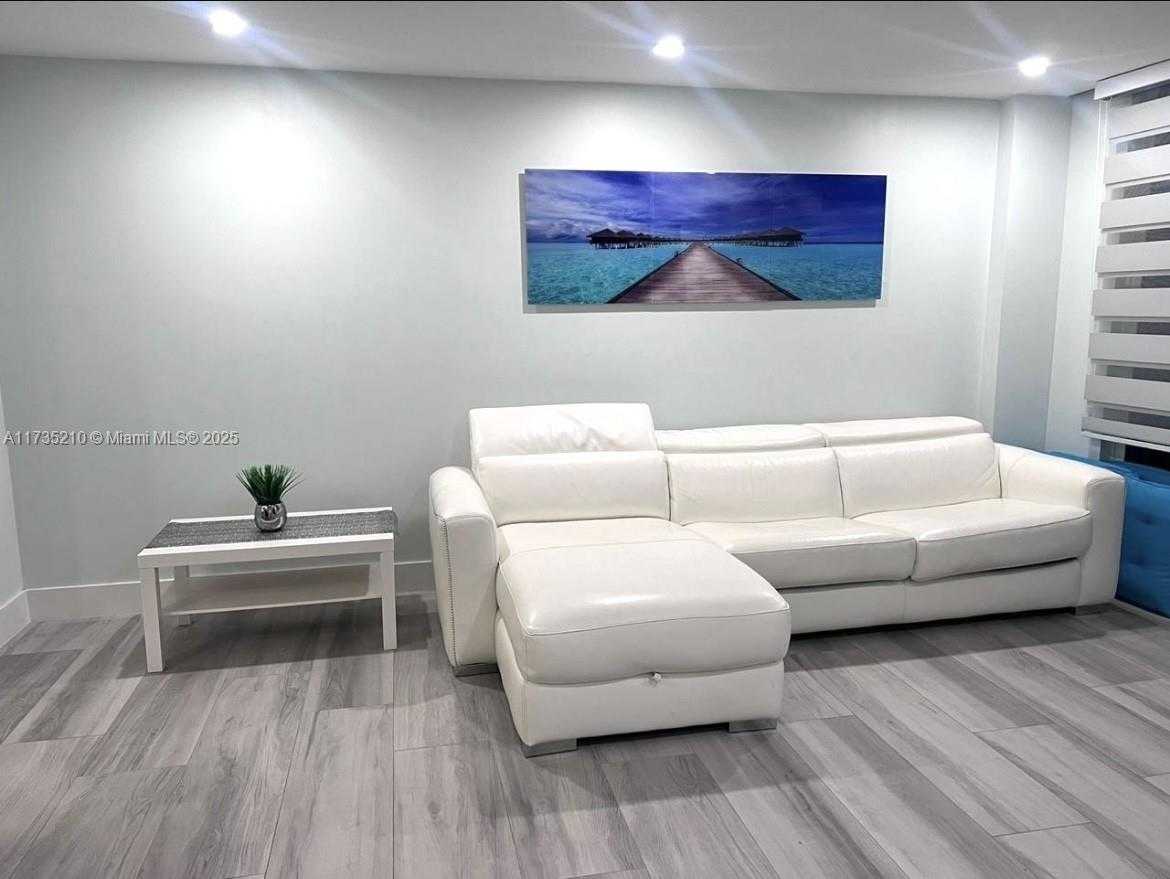 Small Image of 6917 COLLINS AVE #806, Miami Beach Number 2