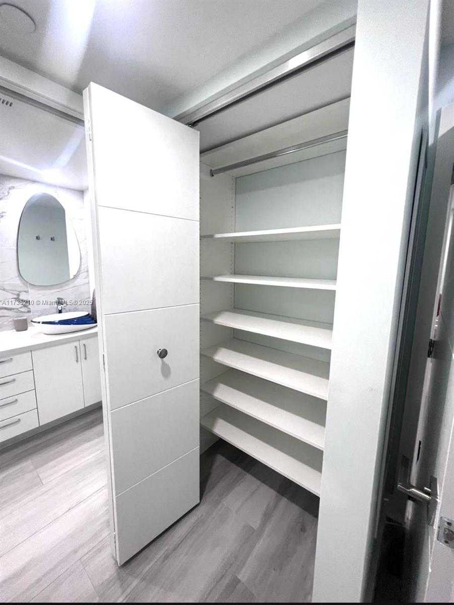 Small Image of 6917 COLLINS AVE #806, Miami Beach Number 8