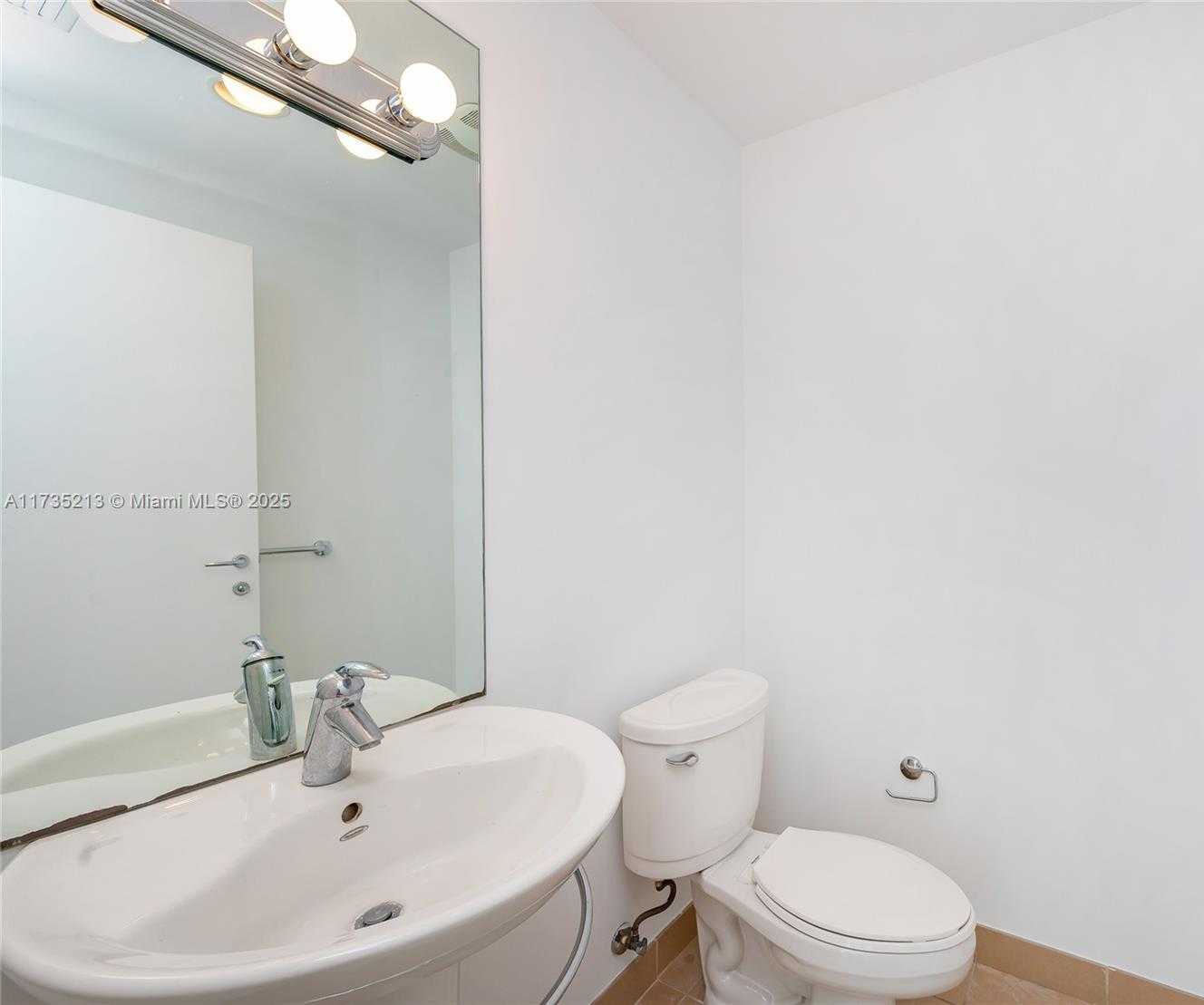 Small Image of 300 SOUTH BISCAYNE BLVD #T-1905, Miami Number 10