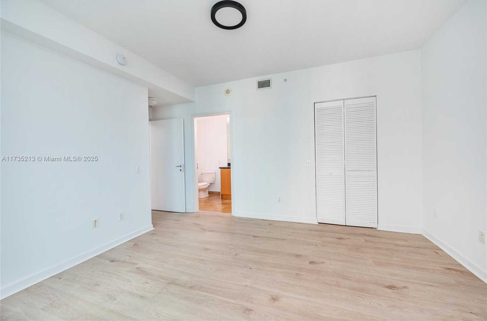 Small Image of 300 SOUTH BISCAYNE BLVD #T-1905, Miami Number 12