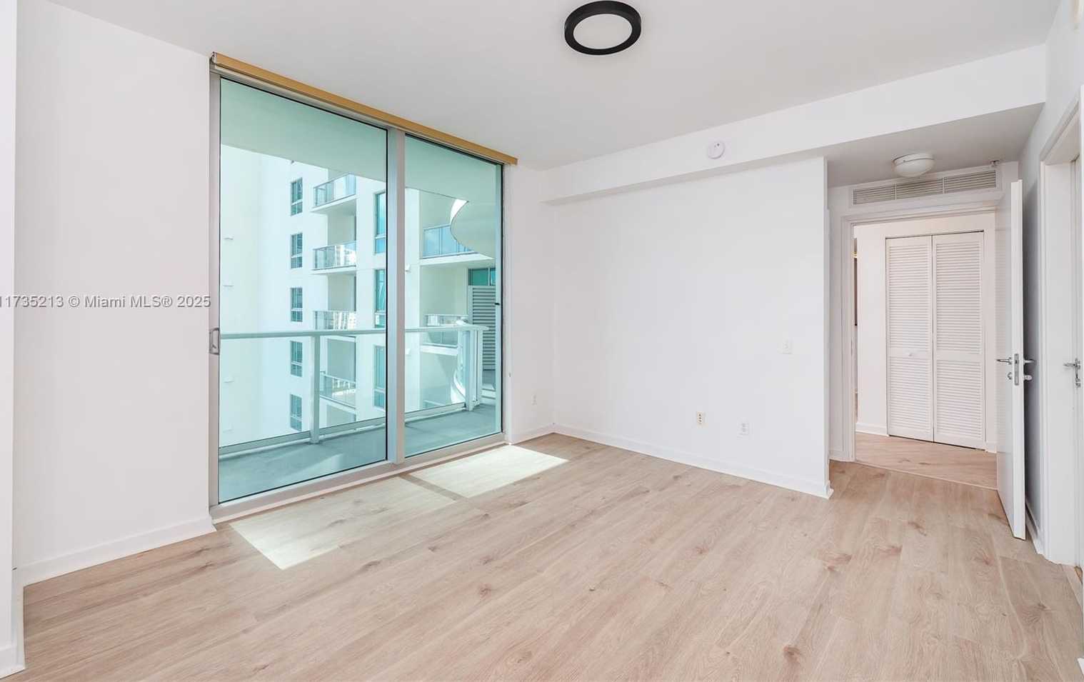 Small Image of 300 SOUTH BISCAYNE BLVD #T-1905, Miami Number 13