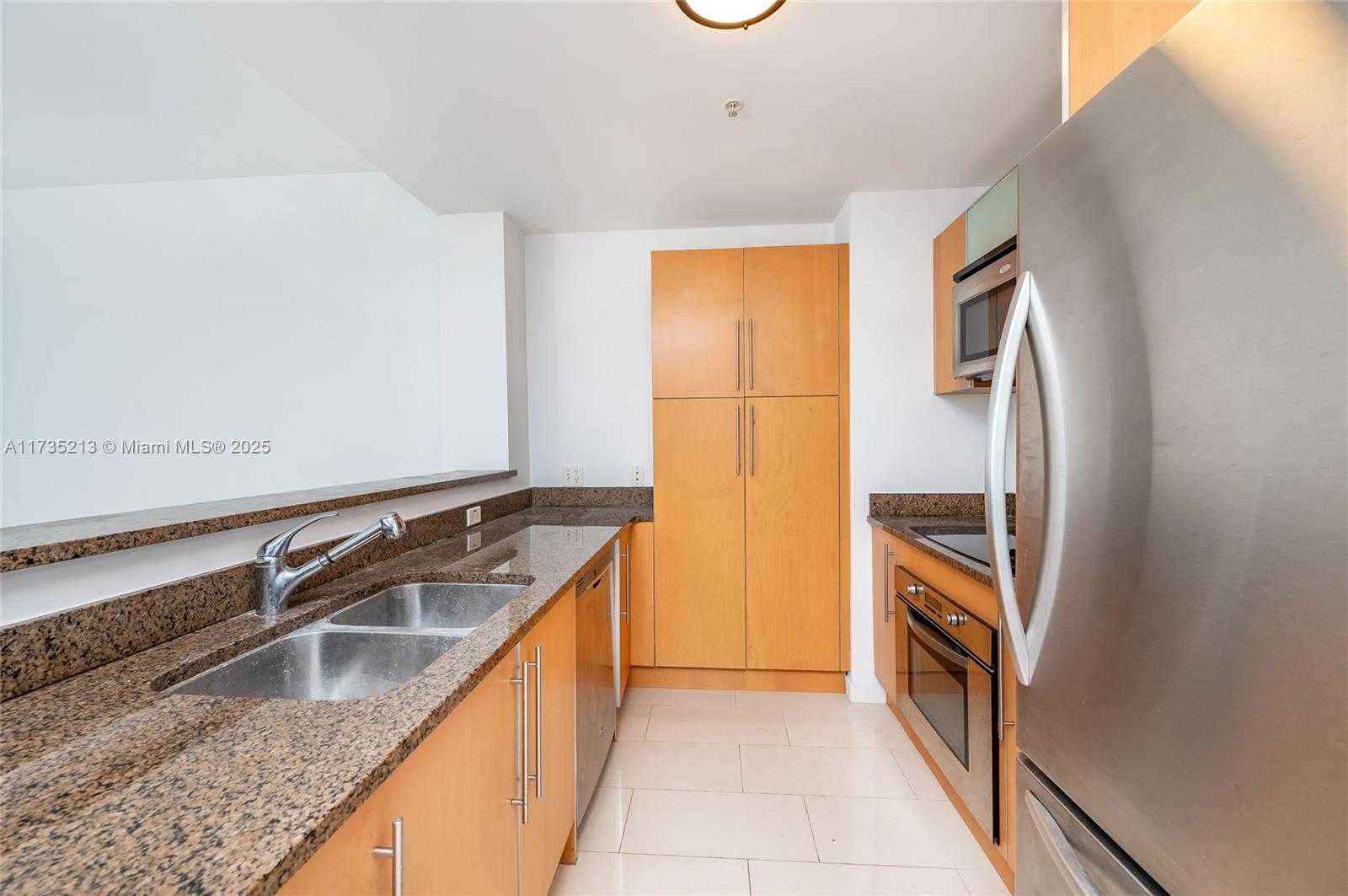 Small Image of 300 SOUTH BISCAYNE BLVD #T-1905, Miami Number 3