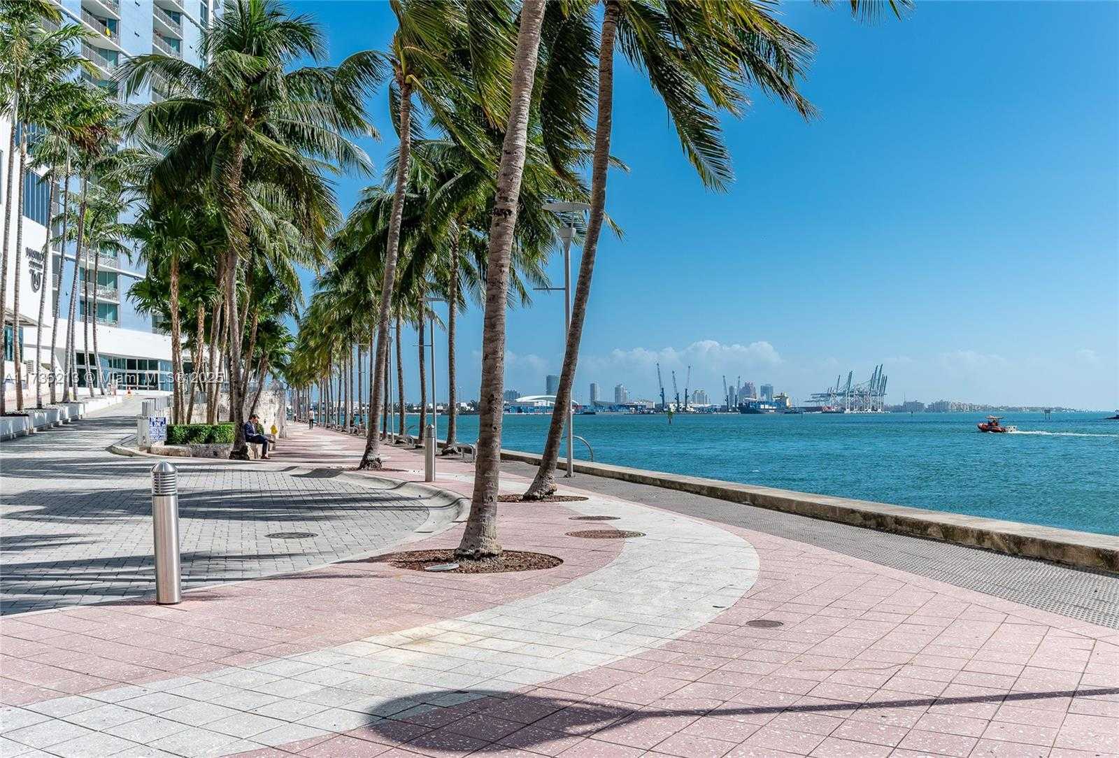Small Image of 300 SOUTH BISCAYNE BLVD #T-1905, Miami Number 31