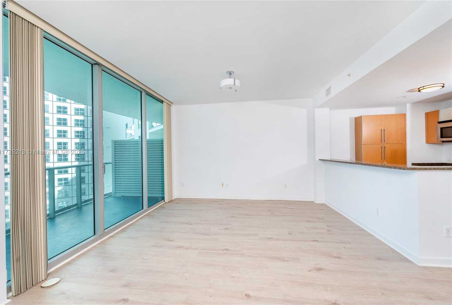 Small Image of 300 SOUTH BISCAYNE BLVD #T-1905, Miami Number 5