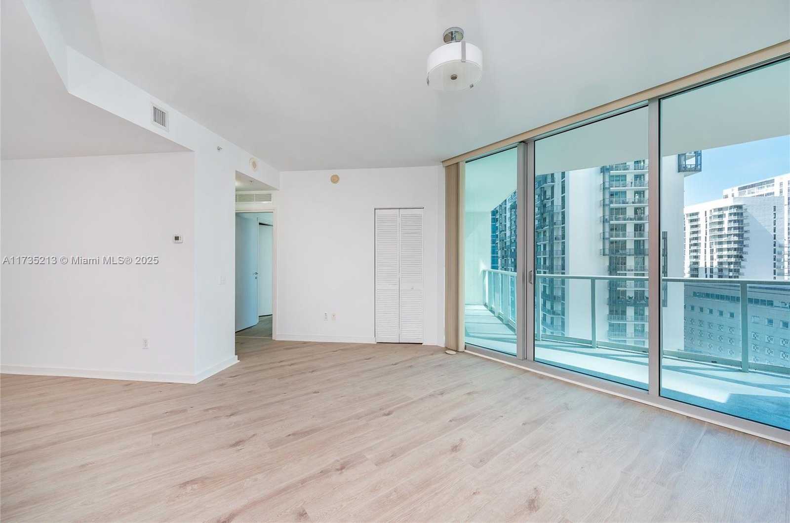Small Image of 300 SOUTH BISCAYNE BLVD #T-1905, Miami Number 8