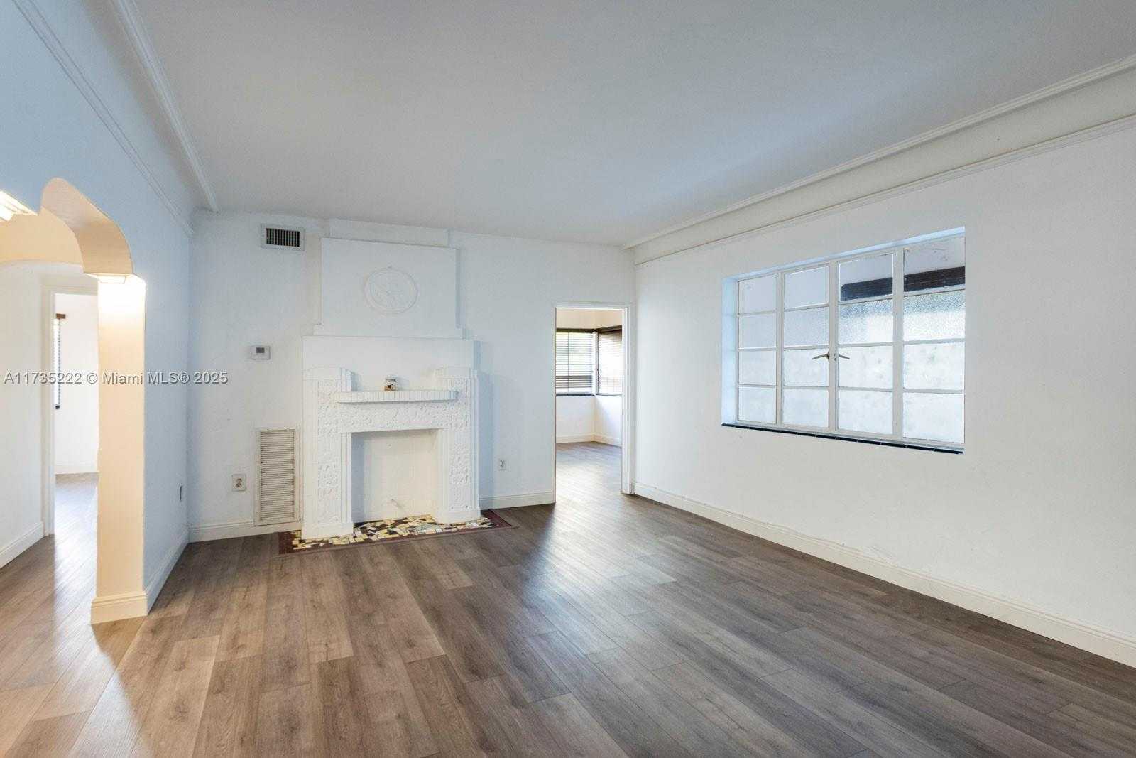 Small Image of 1610 PENNSYLVANIA AVE #1, Miami Beach Number 2