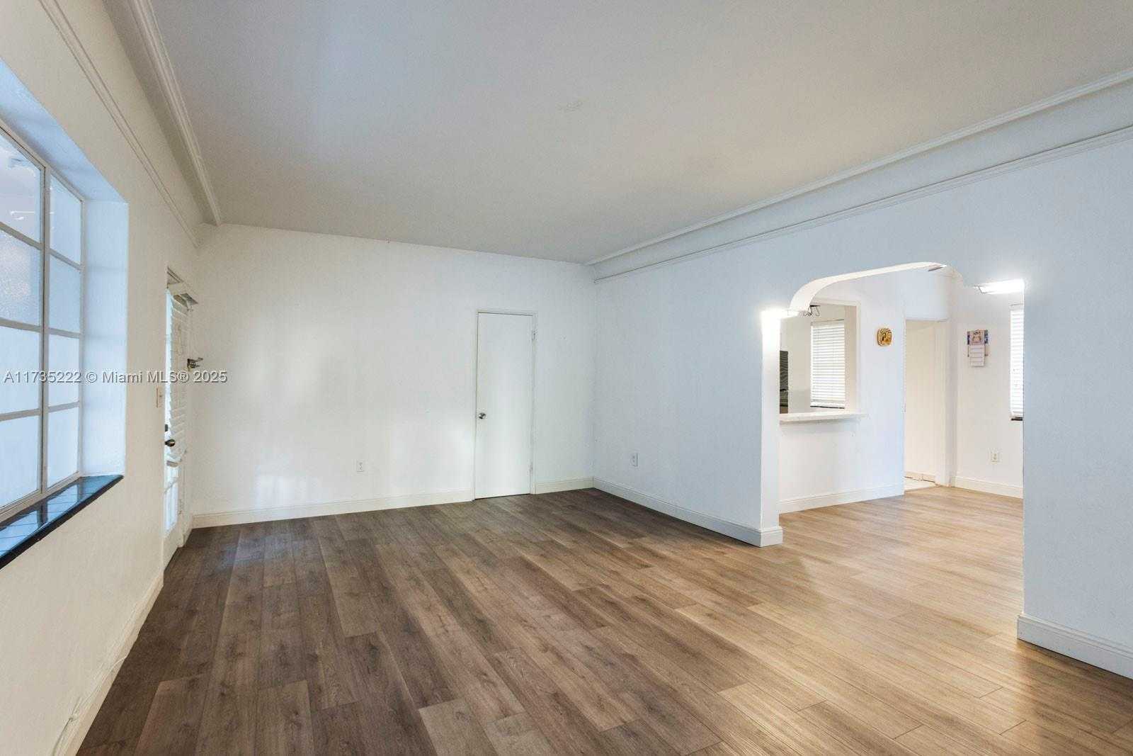 Small Image of 1610 PENNSYLVANIA AVE #1, Miami Beach Number 3