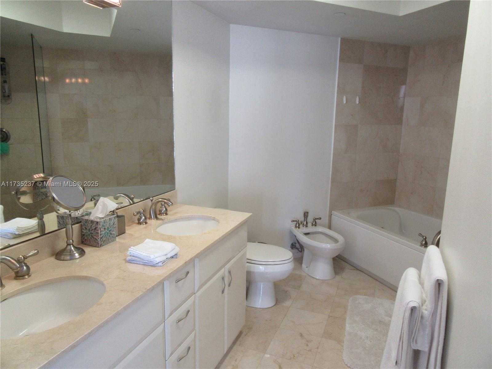 Small Image of 6365 COLLINS AVE #1008, Miami Beach Number 23