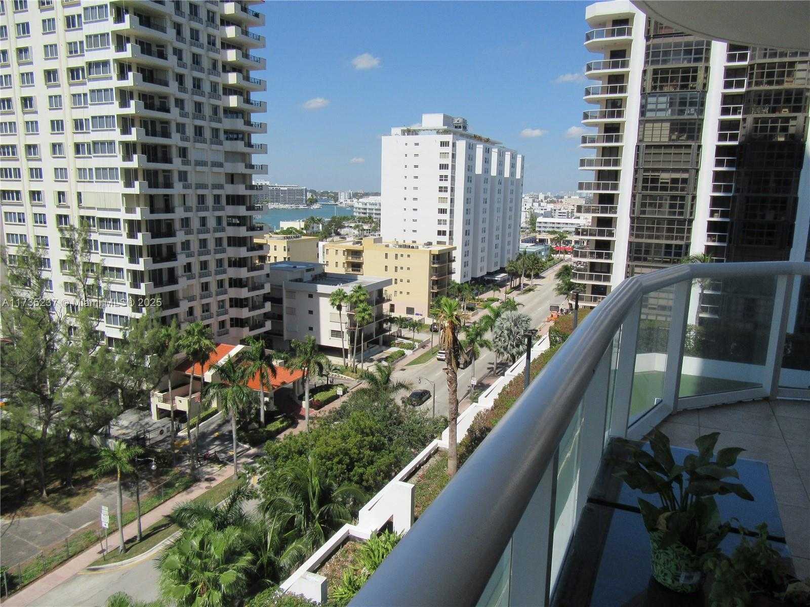 Small Image of 6365 COLLINS AVE #1008, Miami Beach Number 4