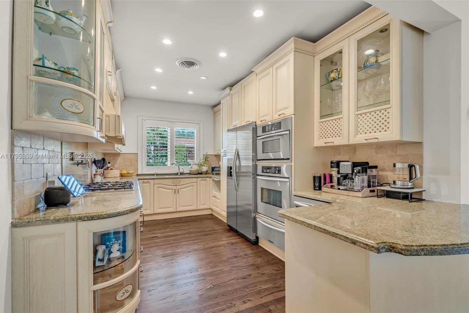 Small Image of 168 MORNINGSIDE DR, Coral Gables Number 10