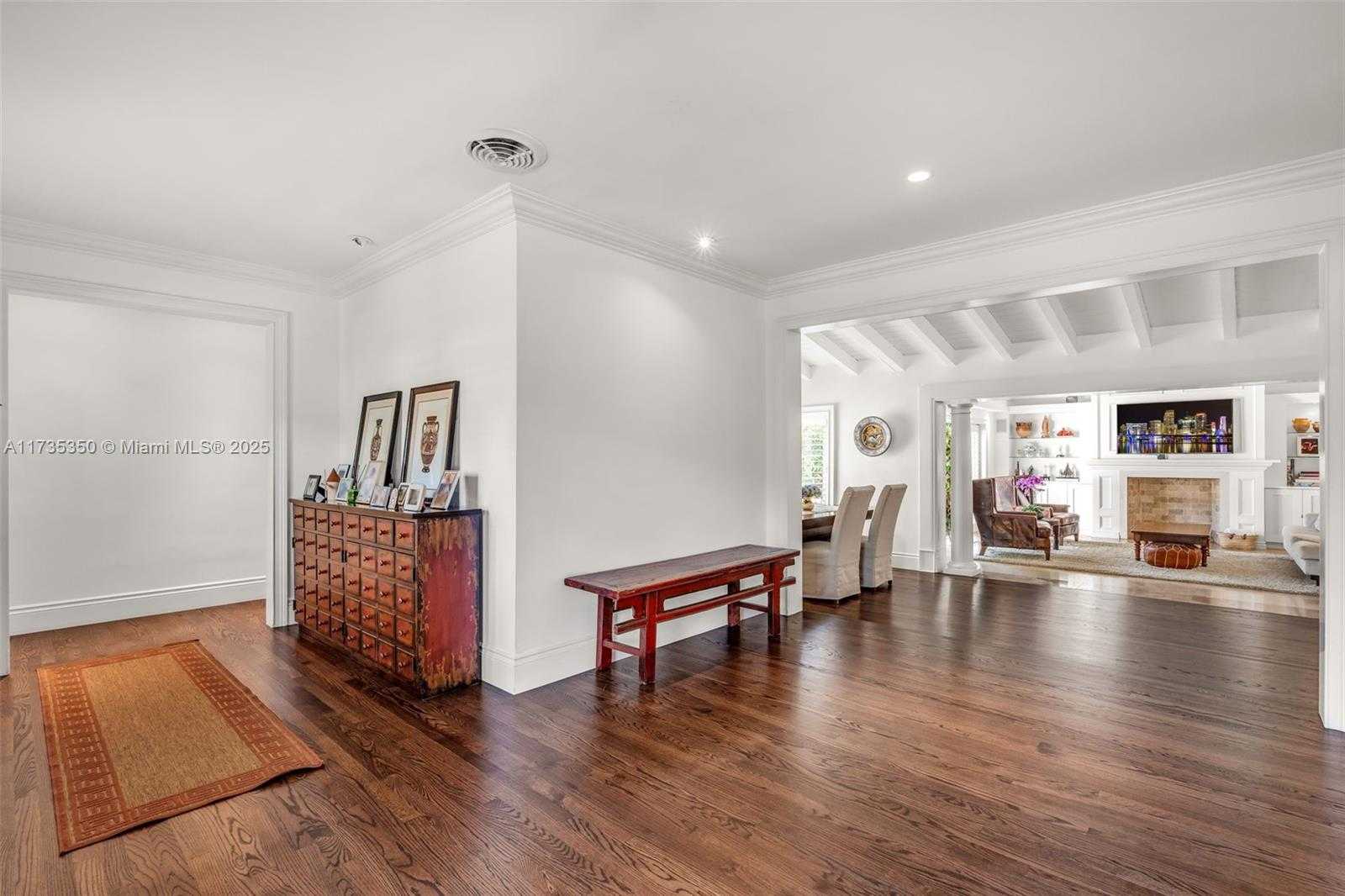Small Image of 168 MORNINGSIDE DR, Coral Gables Number 3
