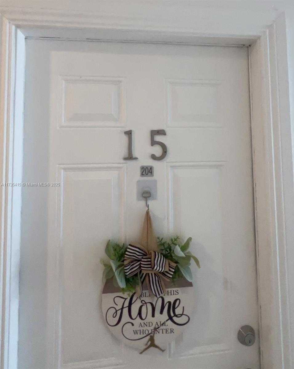 Small Image of 1526 PENNSYLVANIA AVE #15, Miami Beach Number 2