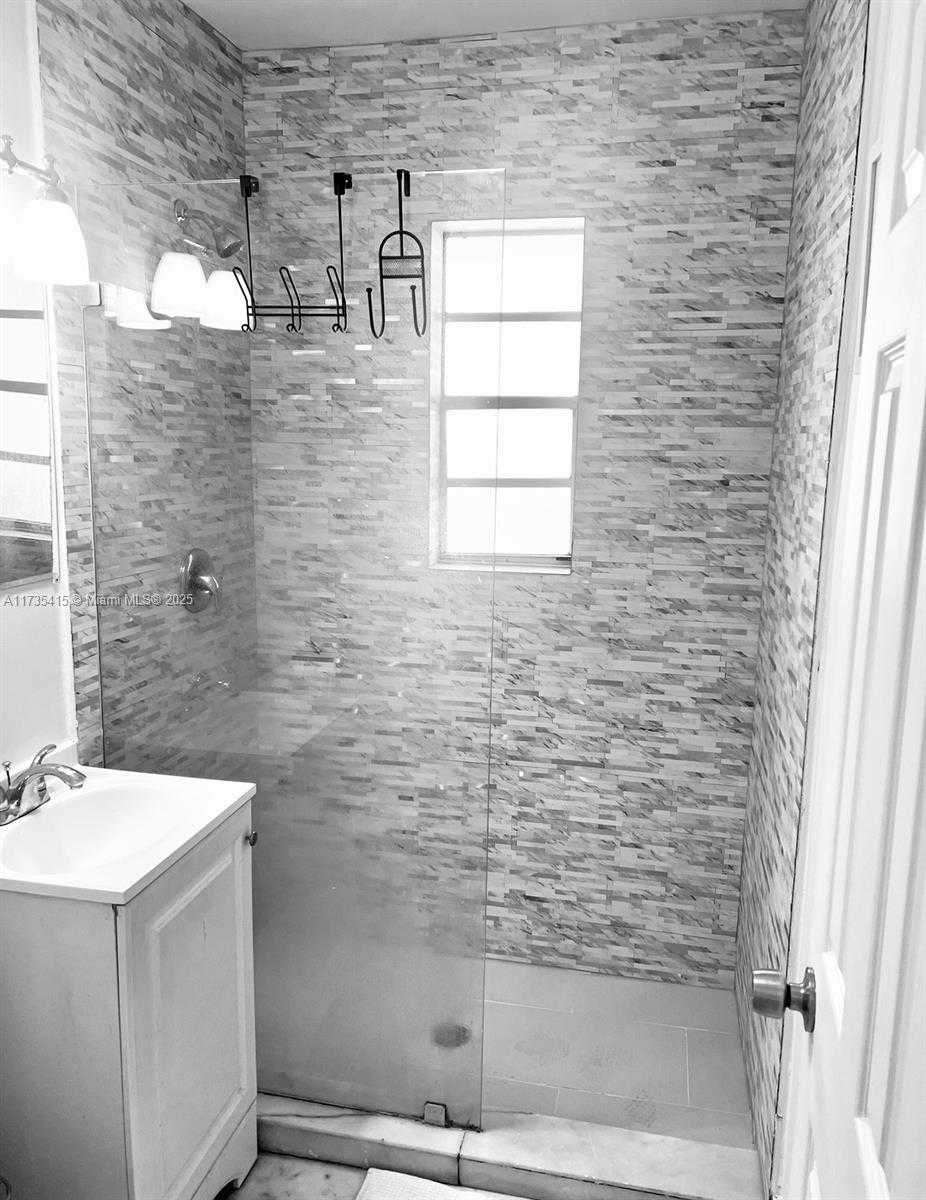Small Image of 1526 PENNSYLVANIA AVE #15, Miami Beach Number 5