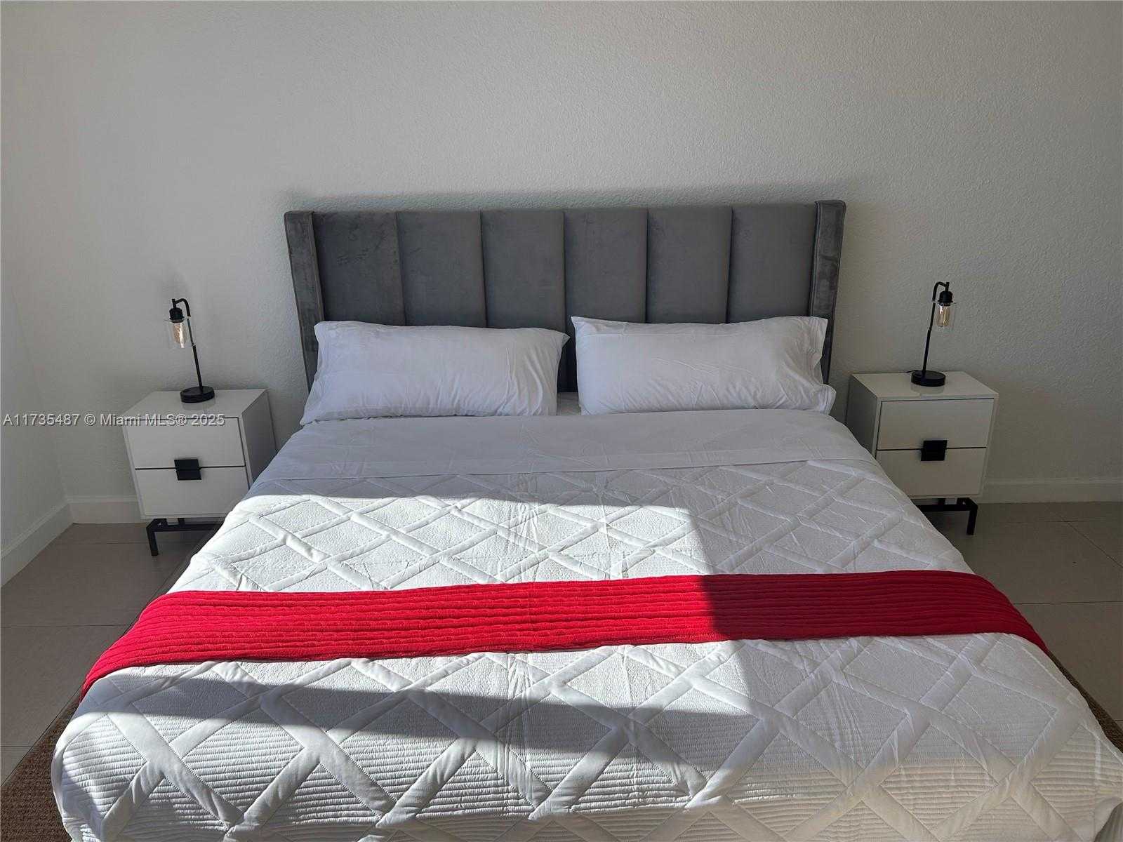 Small Image of 1500 BAY RD #1424S, Miami Beach Number 10