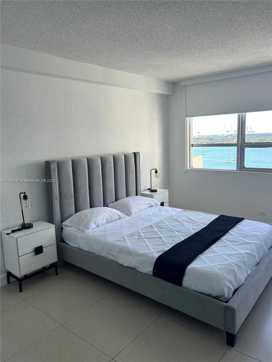 Small Image of 1500 BAY RD #1424S, Miami Beach Number 17