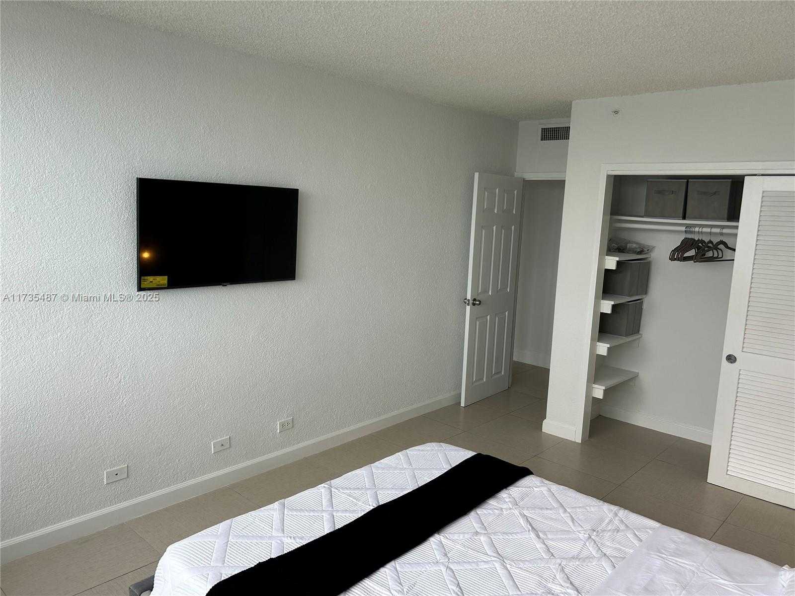 Small Image of 1500 BAY RD #1424S, Miami Beach Number 18