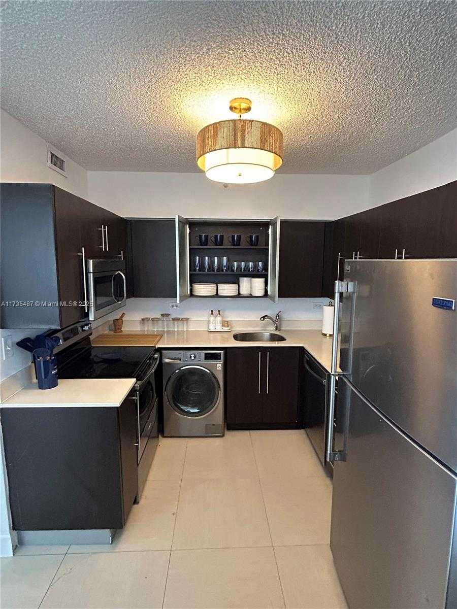 Small Image of 1500 BAY RD #1424S, Miami Beach Number 6