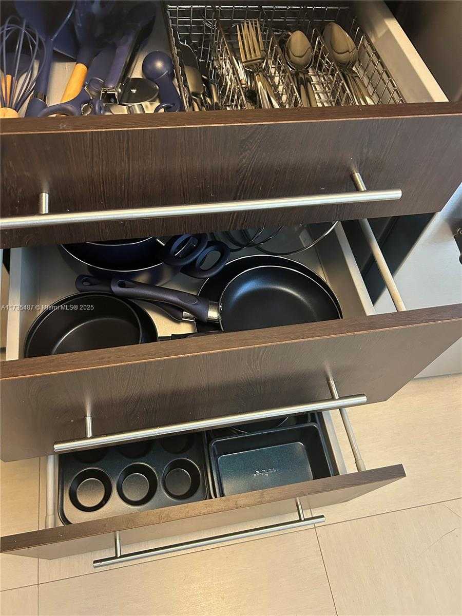 Small Image of 1500 BAY RD #1424S, Miami Beach Number 7