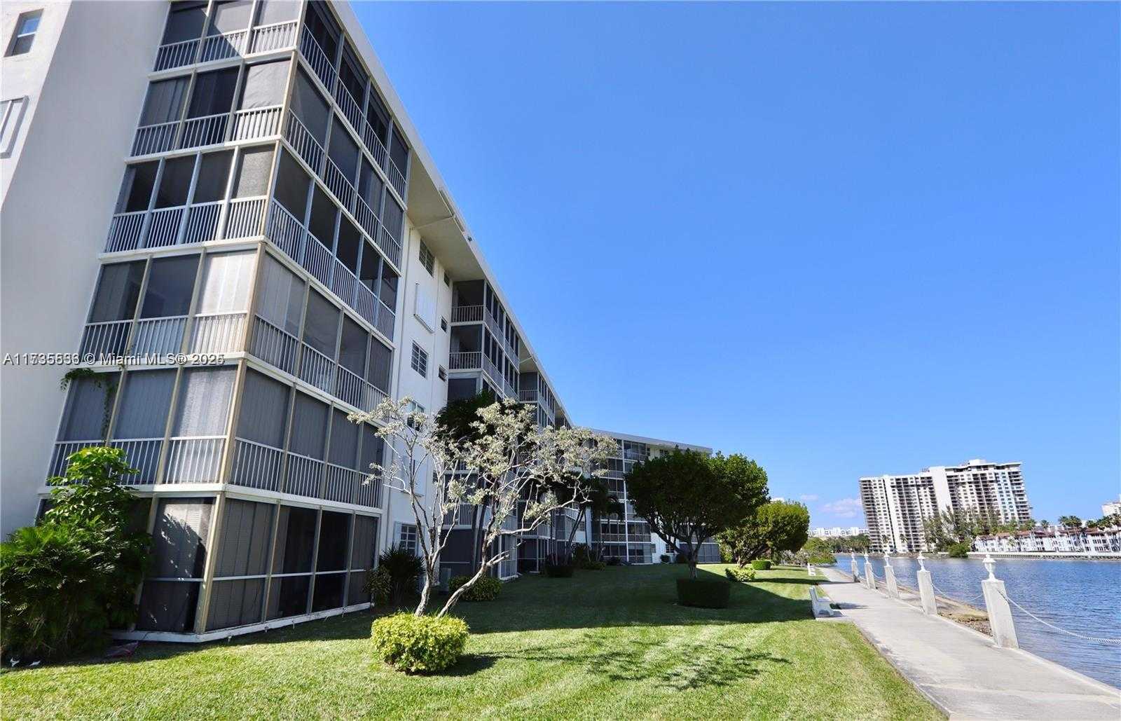 Small Image of 3030 MARCOS DR #T512, Aventura Number 24