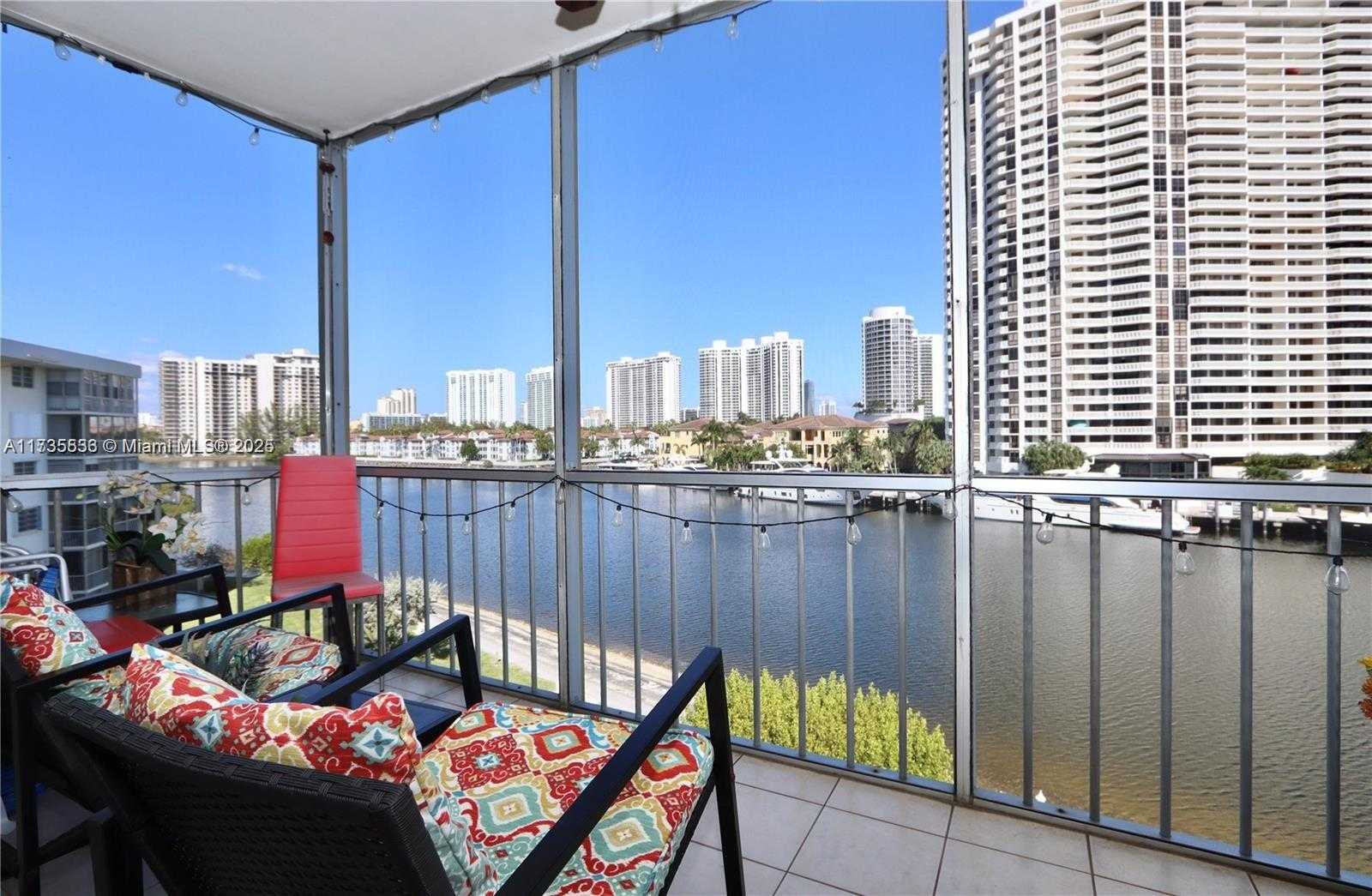 Small Image of 3030 MARCOS DR #T512, Aventura Number 3