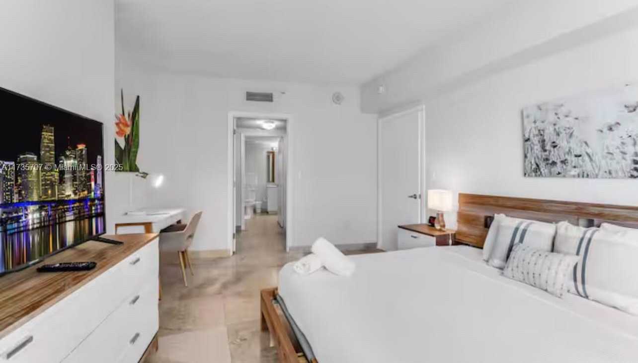 Small Image of 1750 NORTH BAYSHORE DR #3405, Miami Number 12